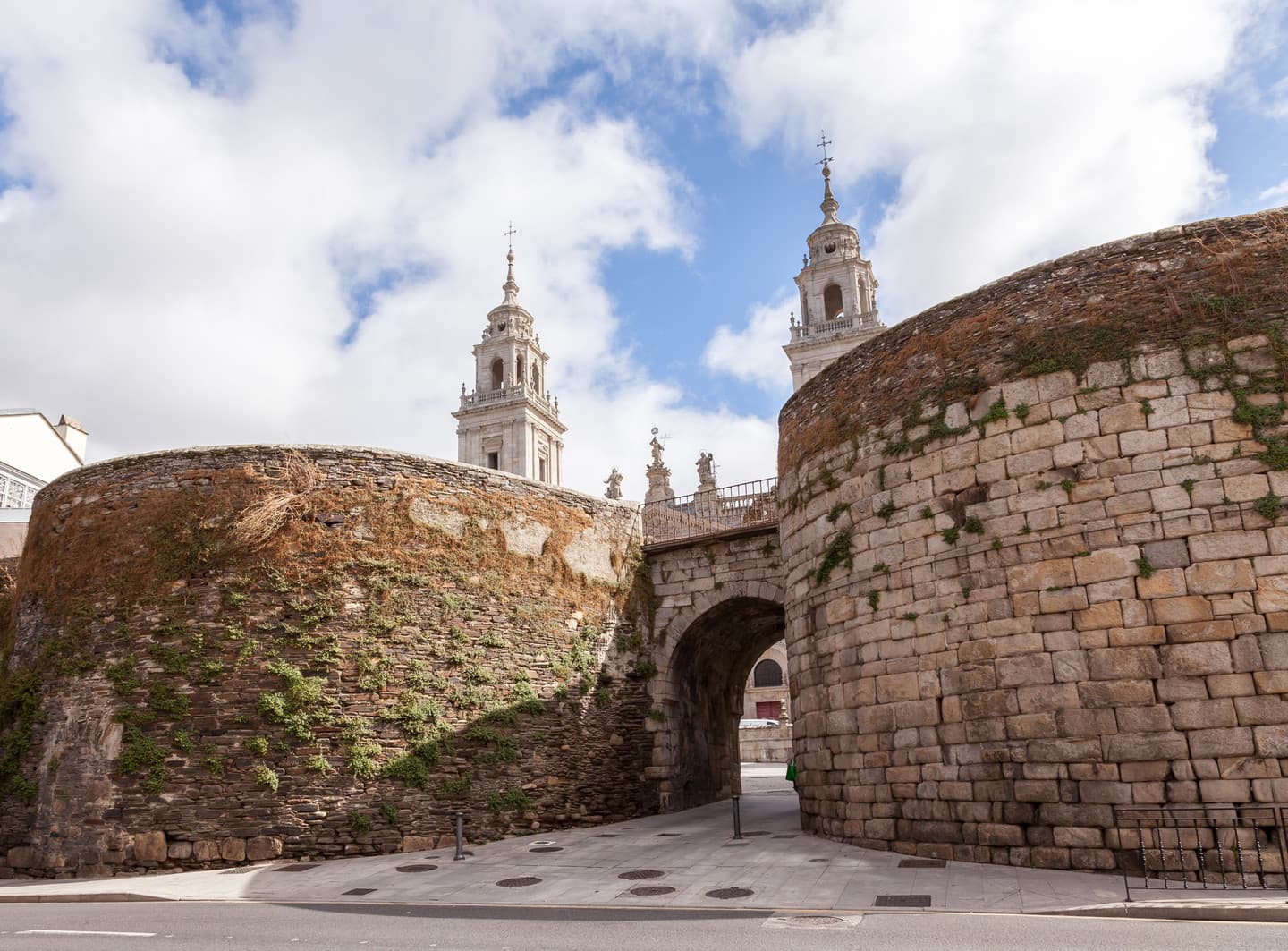 Muralla romana de Lugo, la única muralla romana íntegra del mundo